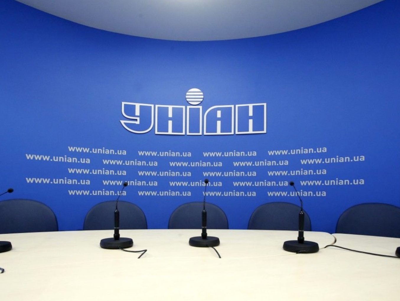 В ІНФОРМАЦІЙНОМУ АГЕНТСТВІ УНІАН  ПРЕЗЕНТУЮТЬ БЛАГОДІЙНУ ПРОГРАМУ  "ПОДУШКА ДОБРА"